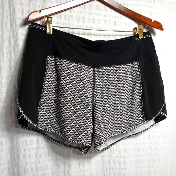 Lululemon Athletic Work Out Shorts. Ladies Size 10 - Picture 2 of 6